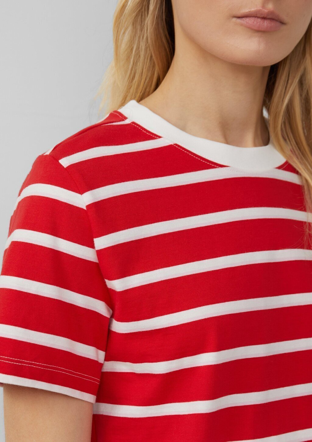 Verkürztes Baumwoll-T-Shirt mit Streifen