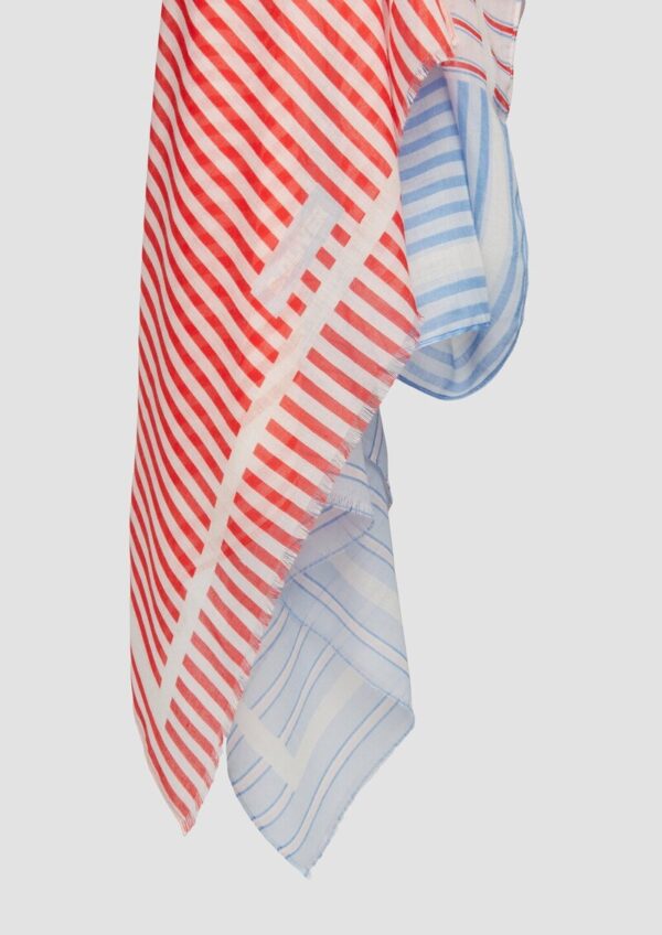 Gestreifter Schal aus Webware