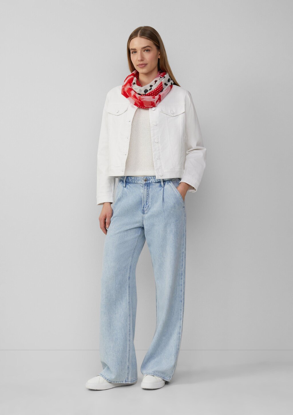 Gemusterter Snood mit Pünktchen