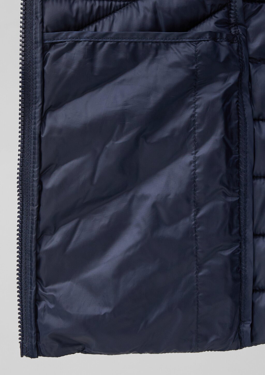 Leichte Steppjacke mit Pack-Funktion