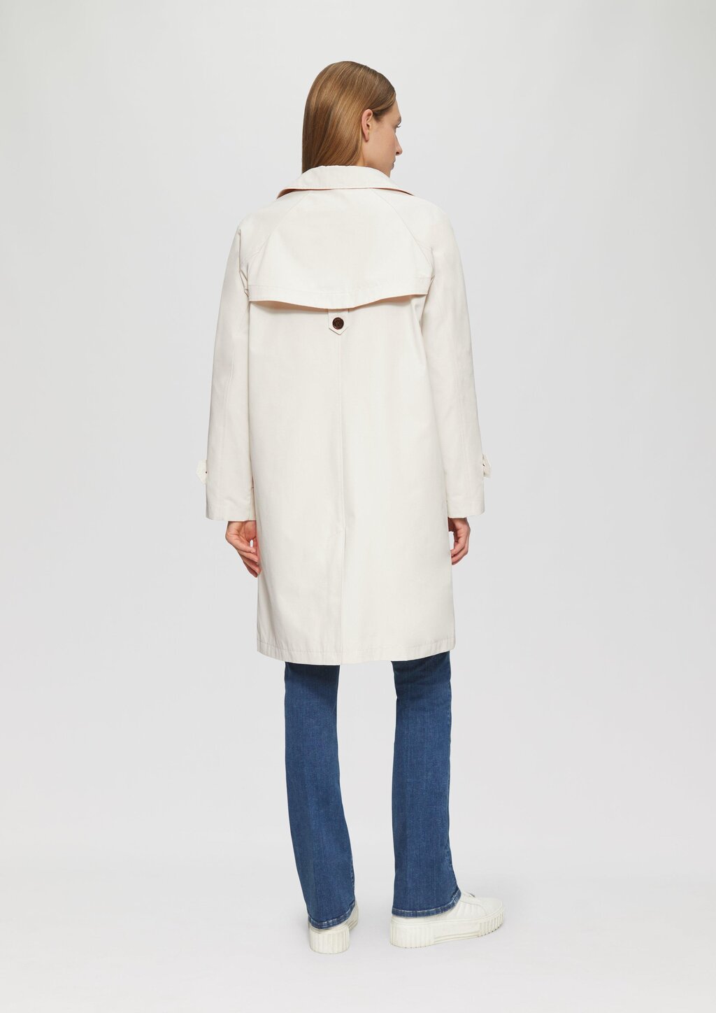 Carcoat mit Rückenschlitz und Riegeldetail am Ärmel
