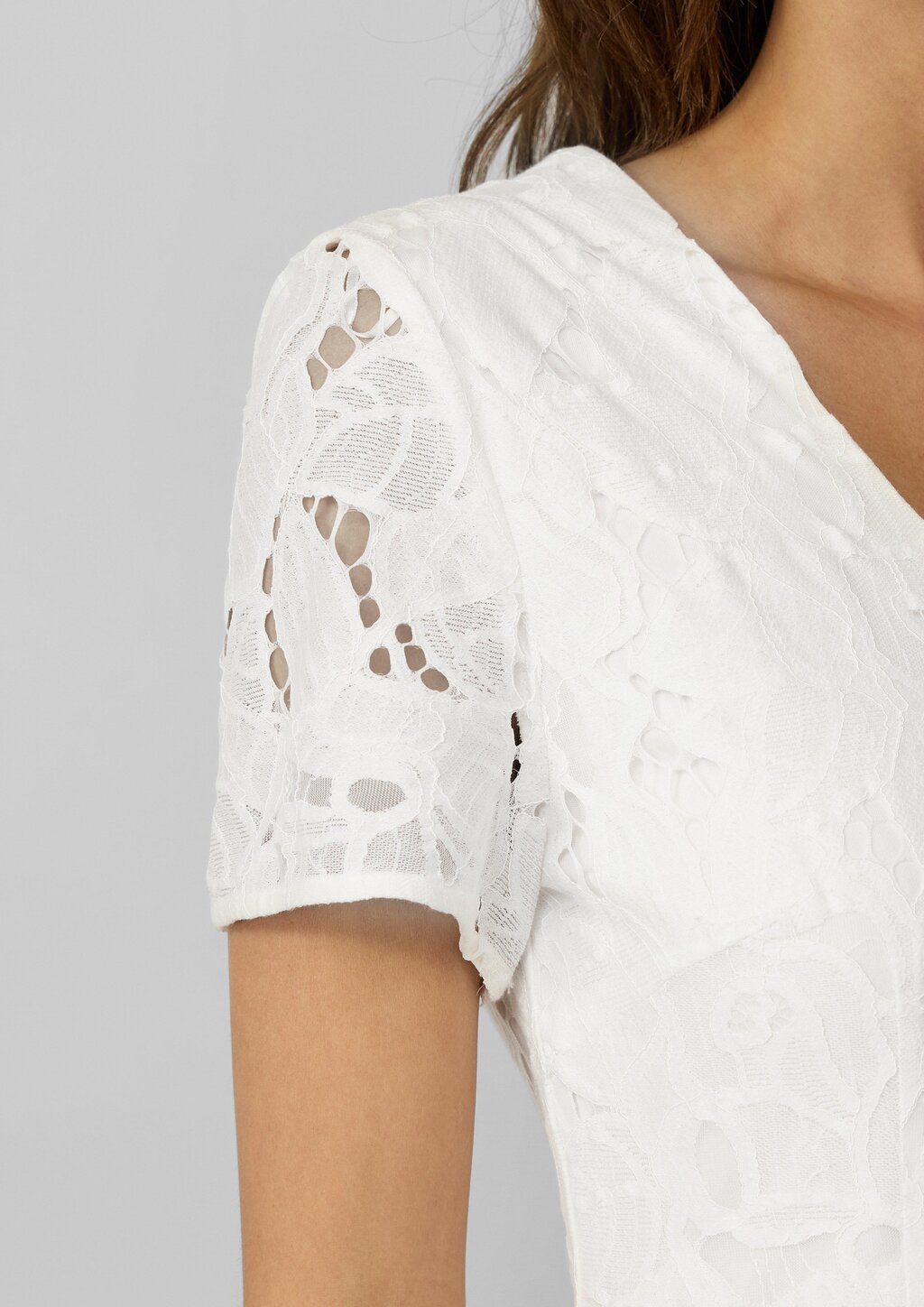 Midikleid aus Spitze mit blickdichtem Futter und floralem Muster