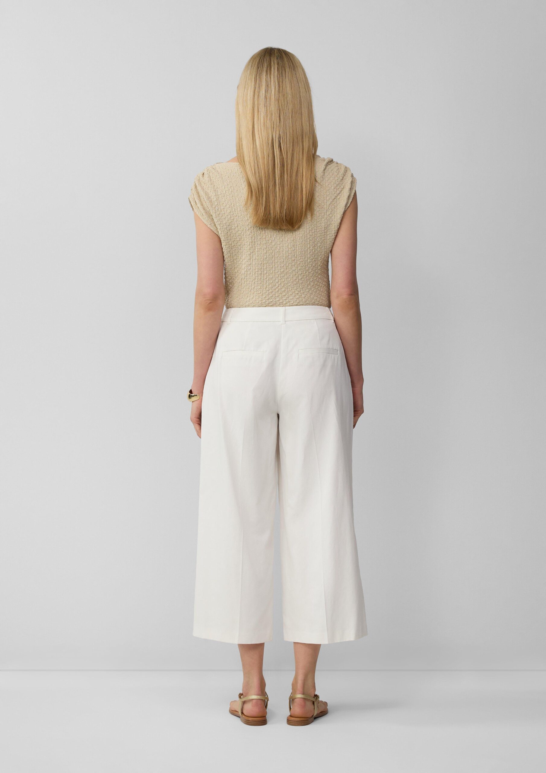 Strukturiertes Shirt mit Wasserfall-Ausschnitt