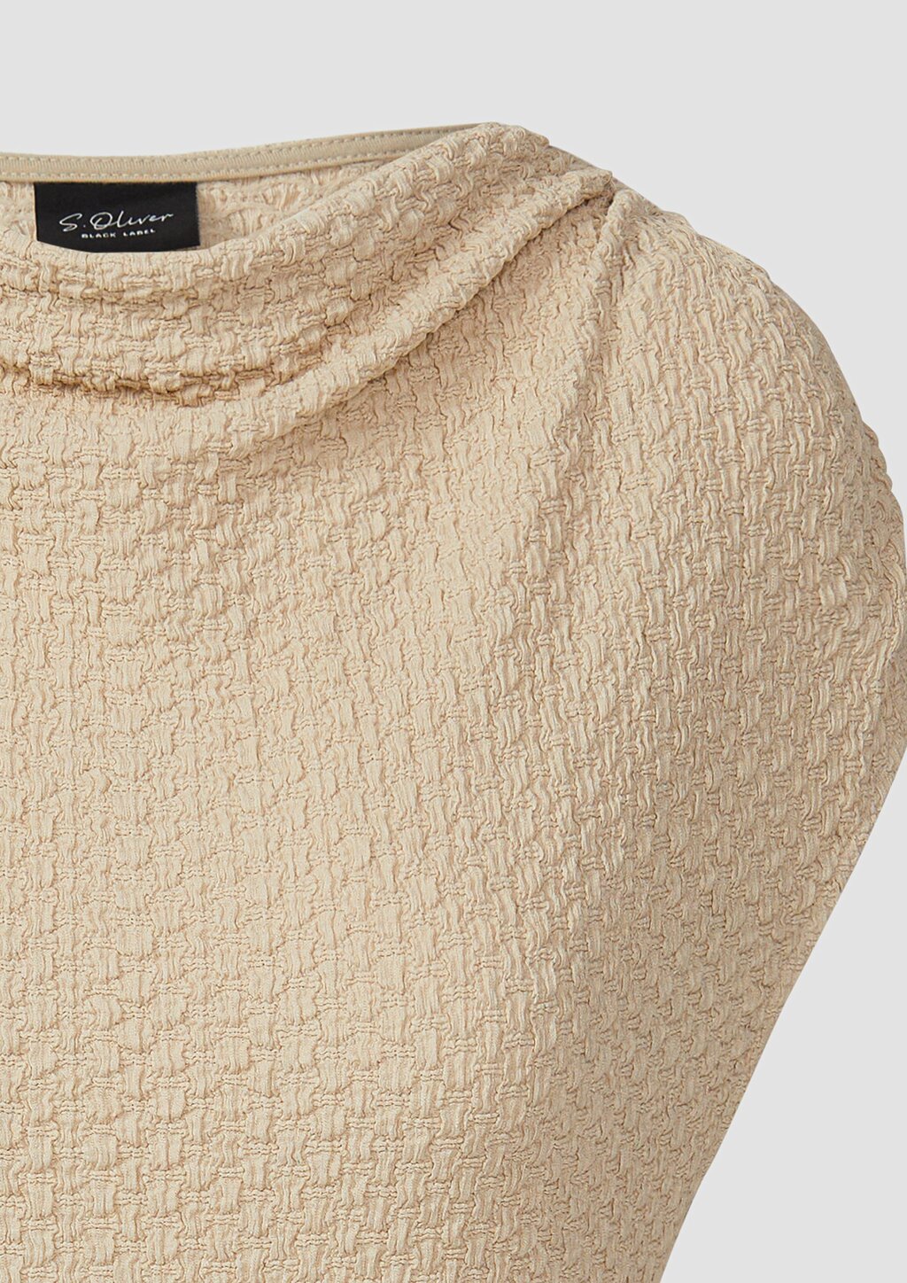 Strukturiertes Shirt mit Wasserfall-Ausschnitt