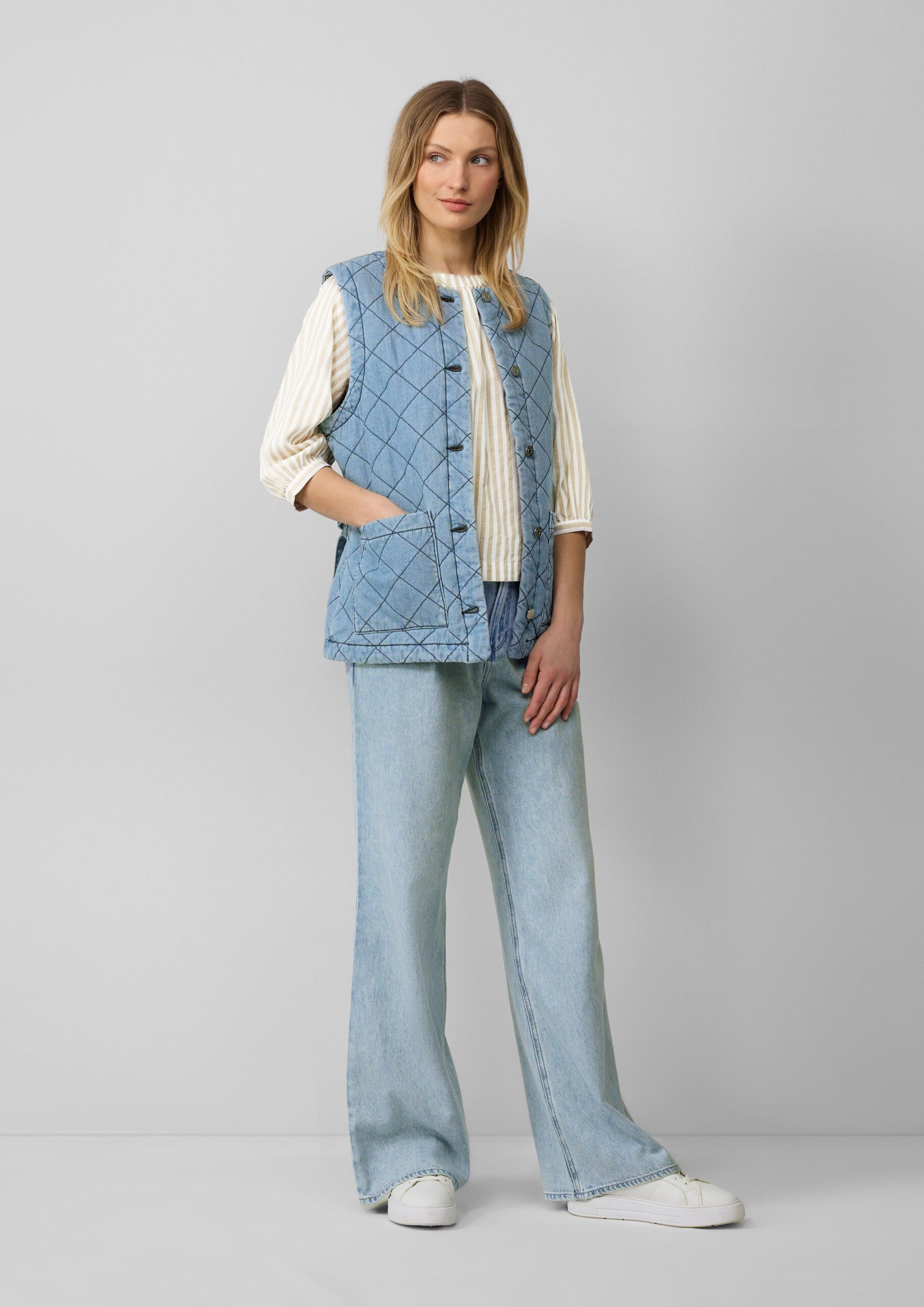 Streifenbluse mit Raffung und Schleife