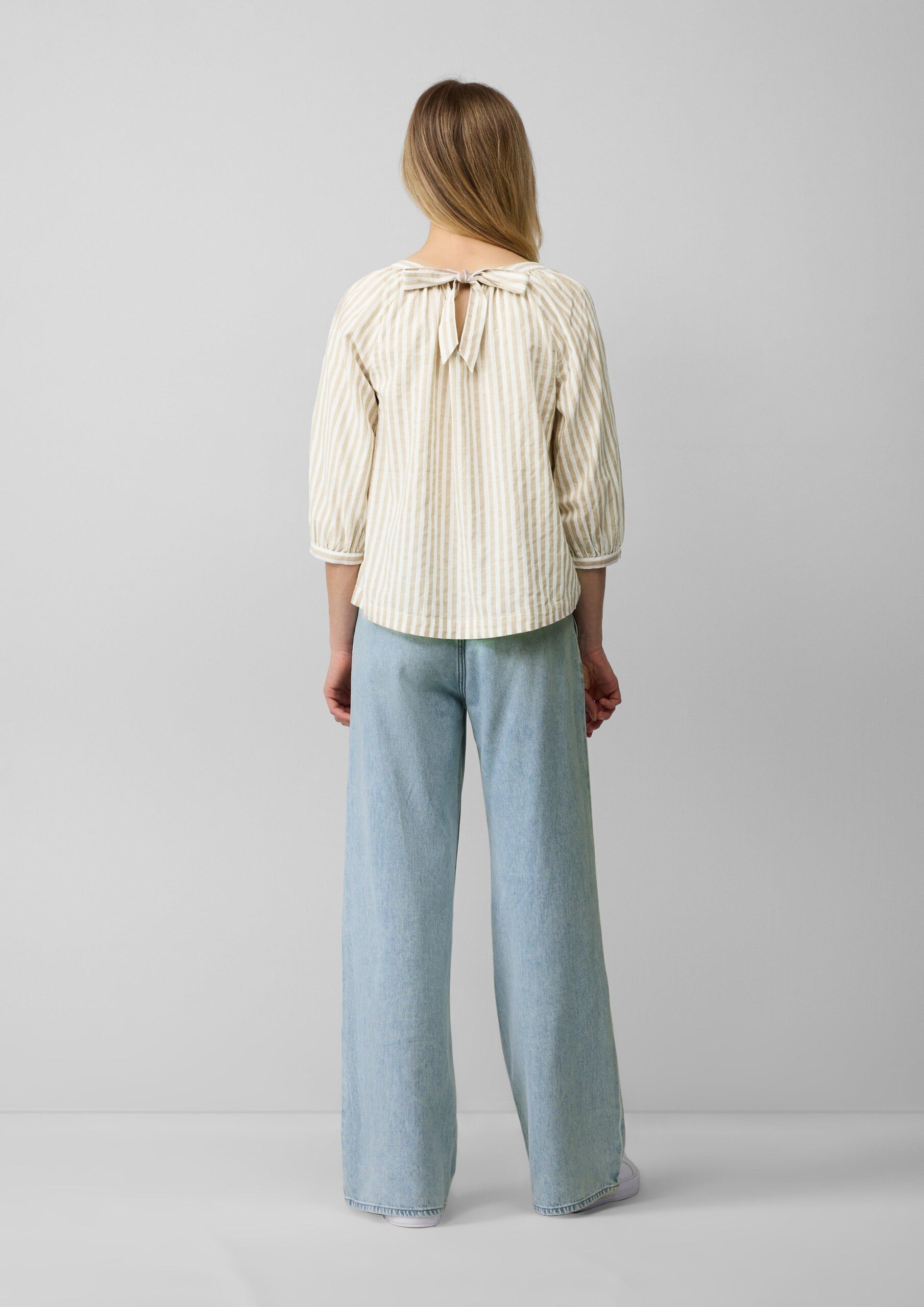 Streifenbluse mit Raffung und Schleife