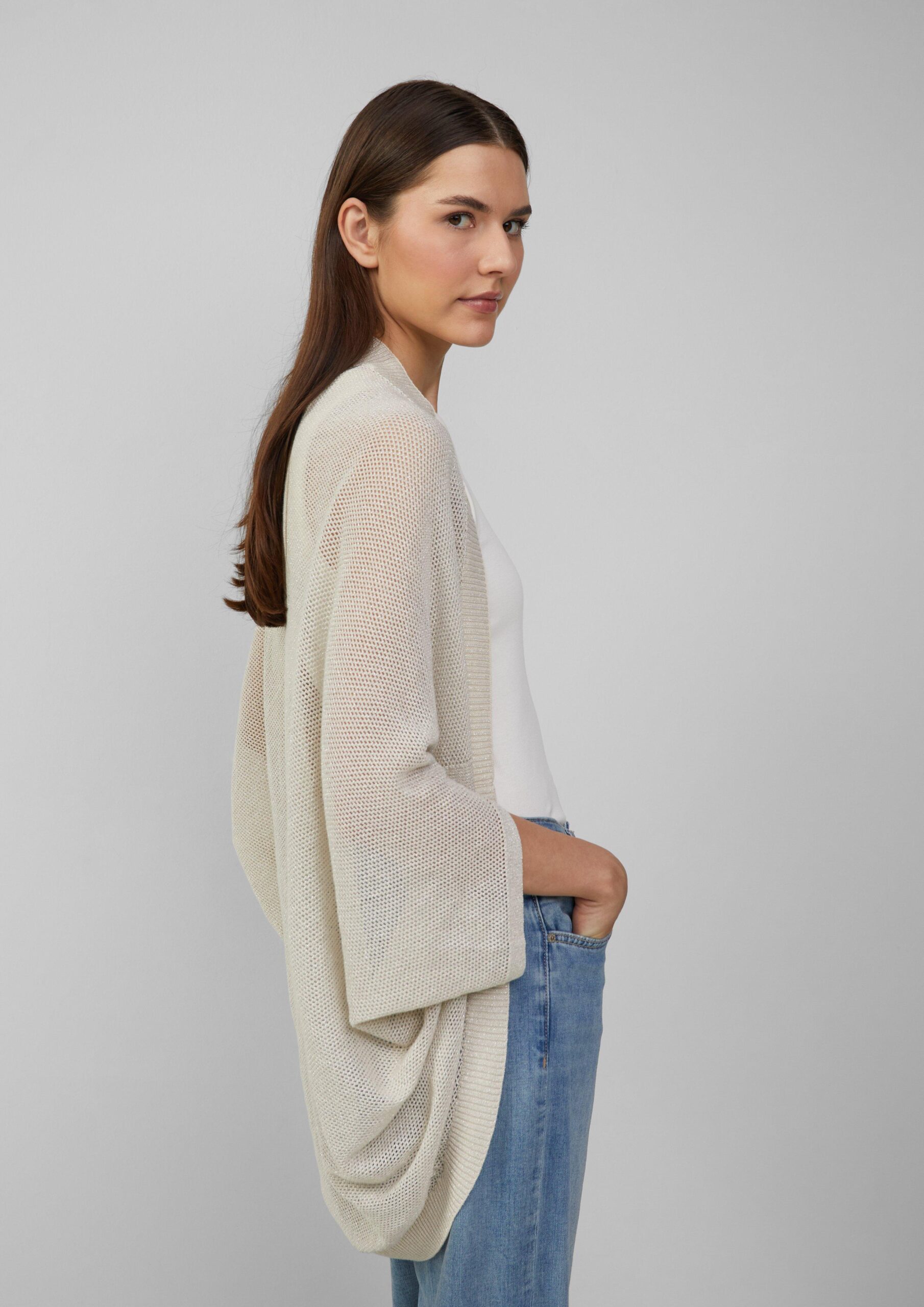 Strickponcho mit Glitzergarn