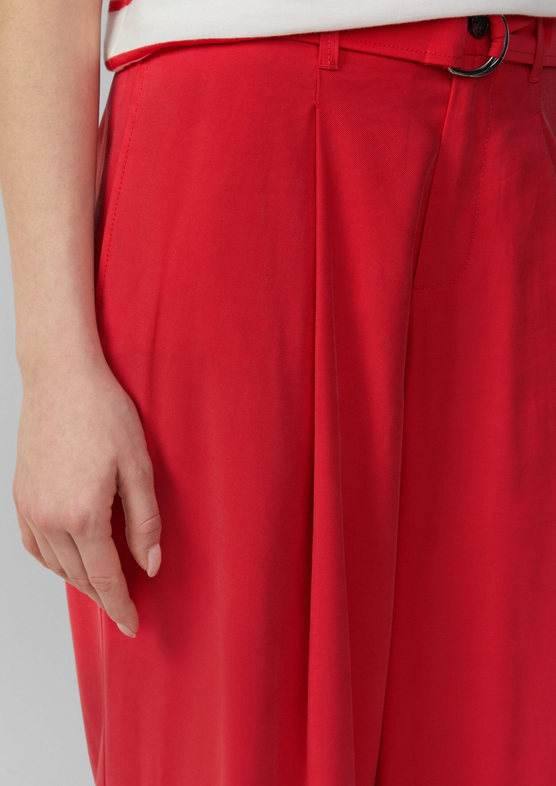 Wide-Leg-Hose aus Viskosemix mit Stoffgürtel