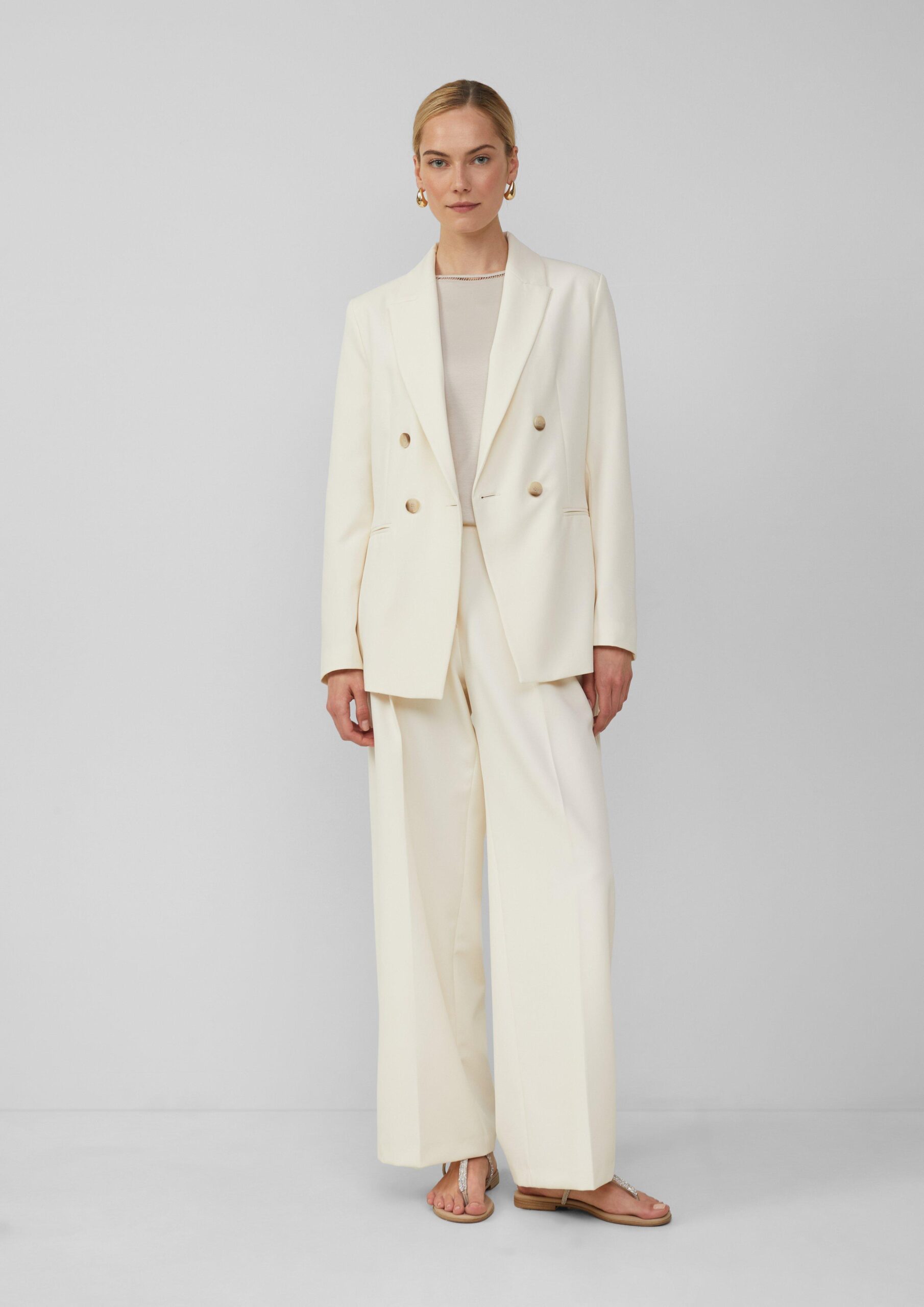 Viskose-T-Shirt mit Rundhalsausschnitt und Satin-Ärmeln