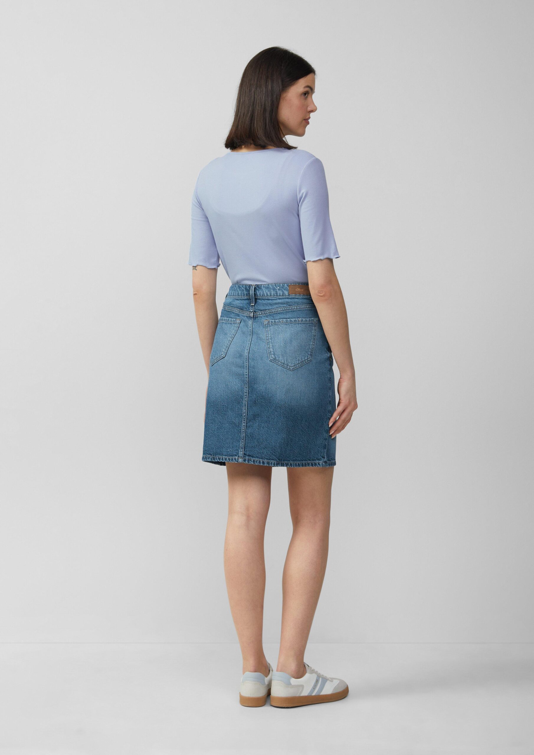 Geripptes Slim-Fit-Shirt mit Nahtdetail