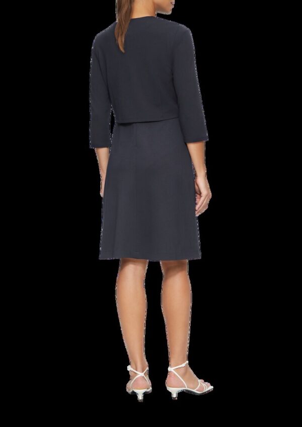 Verkürzte Jacke im Boxy-Fit mit goldfarbenen Knöpfen