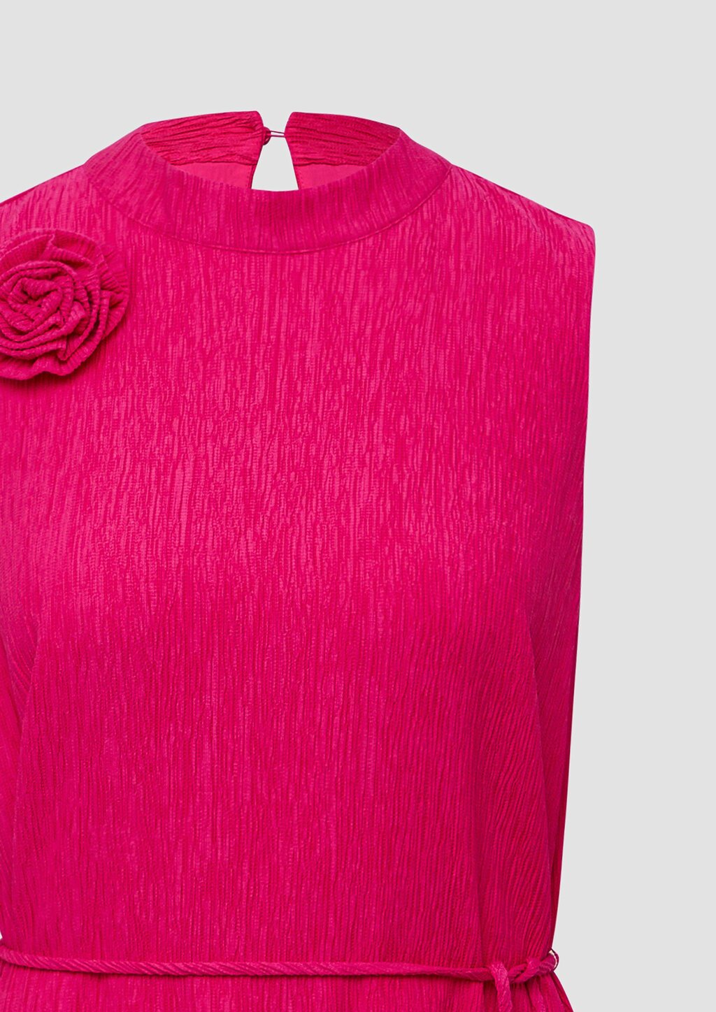 Ärmelloses Viskosekleid im Relaxed Fit mit abnehmbarer Brosche