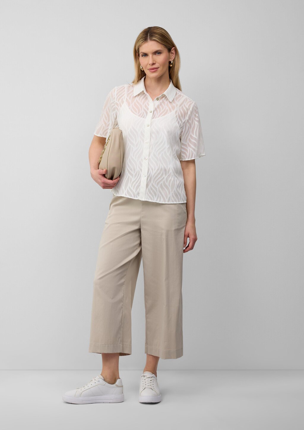 Semitransparente Bluse mit Strukturmuster