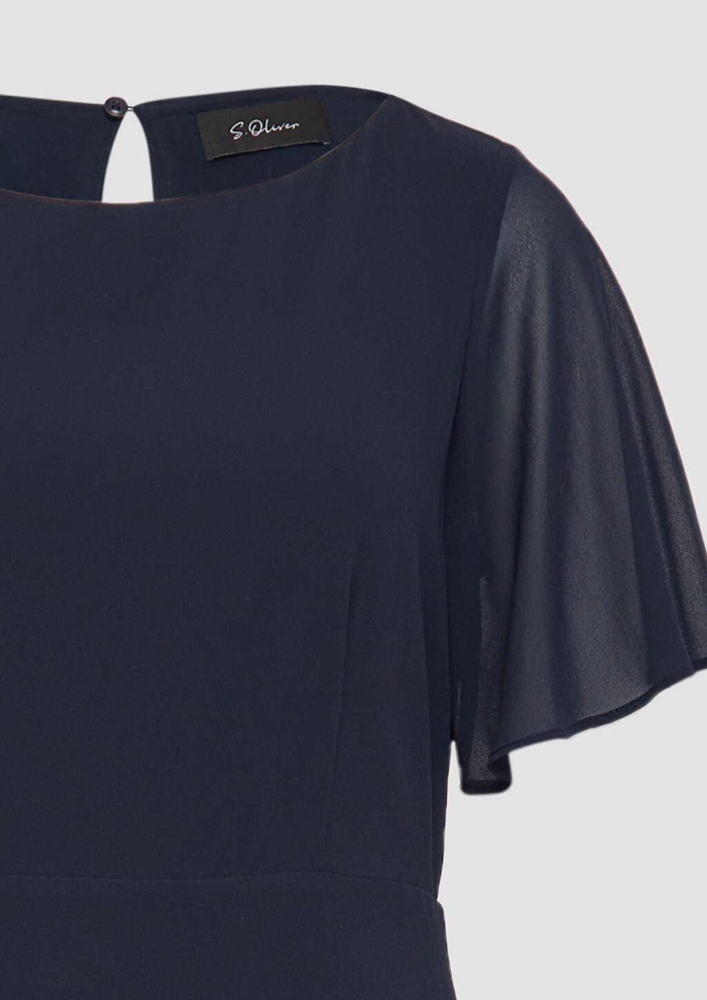 Chiffonkleid mit Volants und U-Boot-Ausschnitt