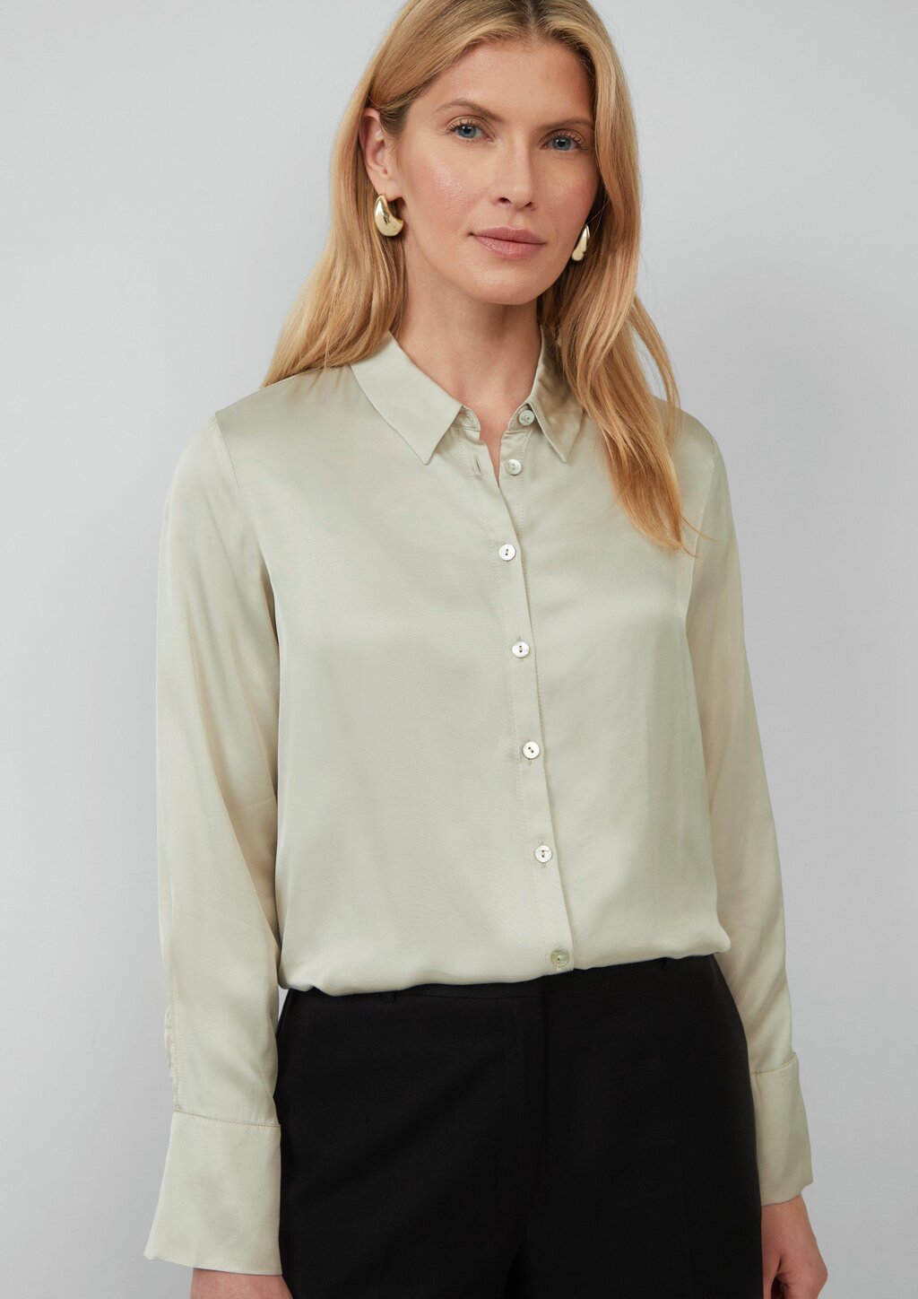Hemdbluse aus Satin