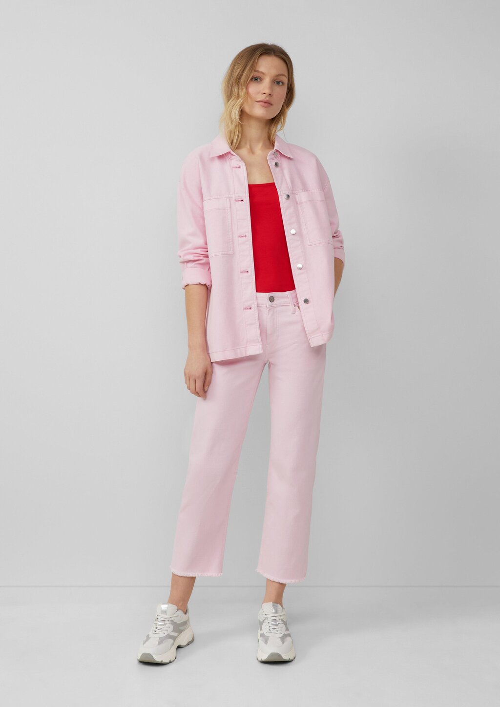 Top mit verstellbaren Spaghettiträgern im Slim Fit