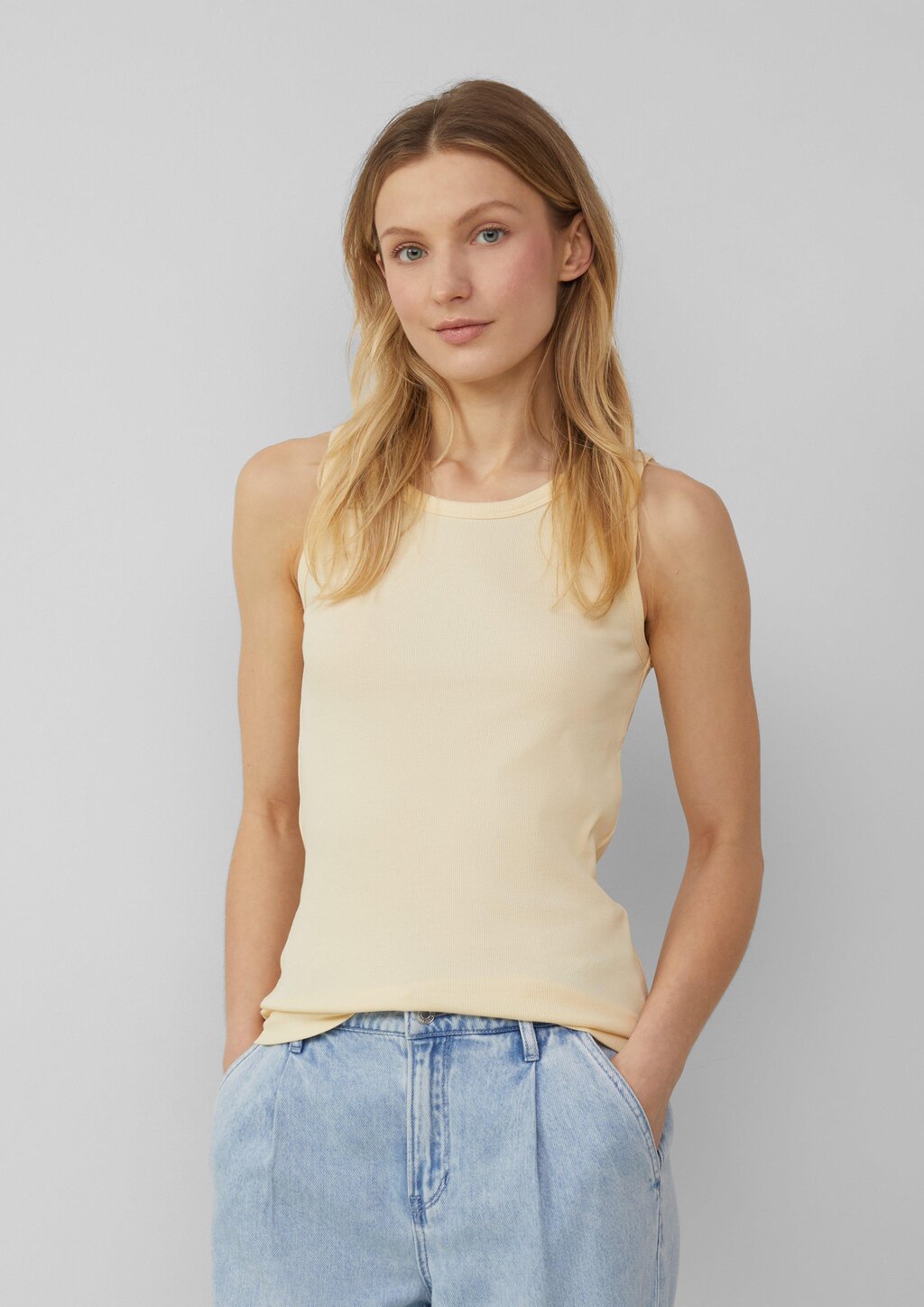 Slim-Fit-Top mit Rippstruktur