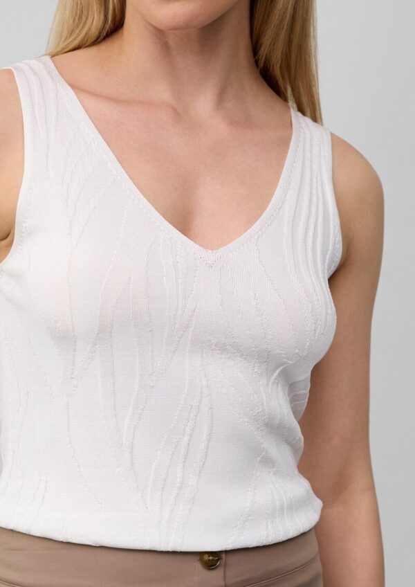 Slim-Fit-Top aus Feinstrick mit V-Ausschnitt