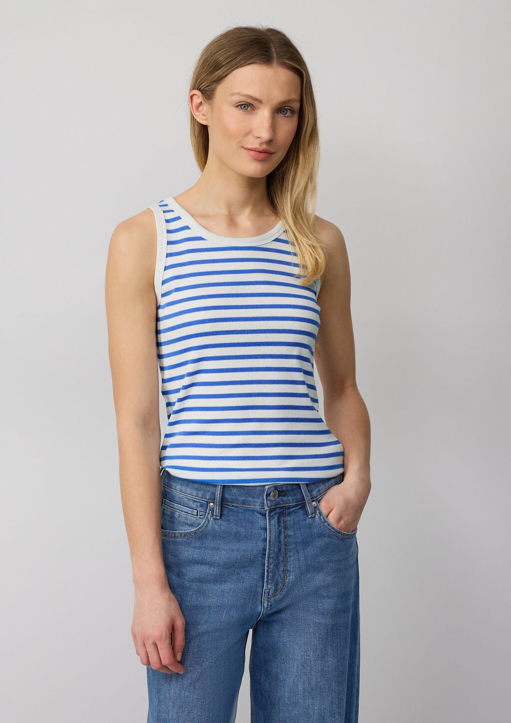 Elastisches Top mit Rippstruktur