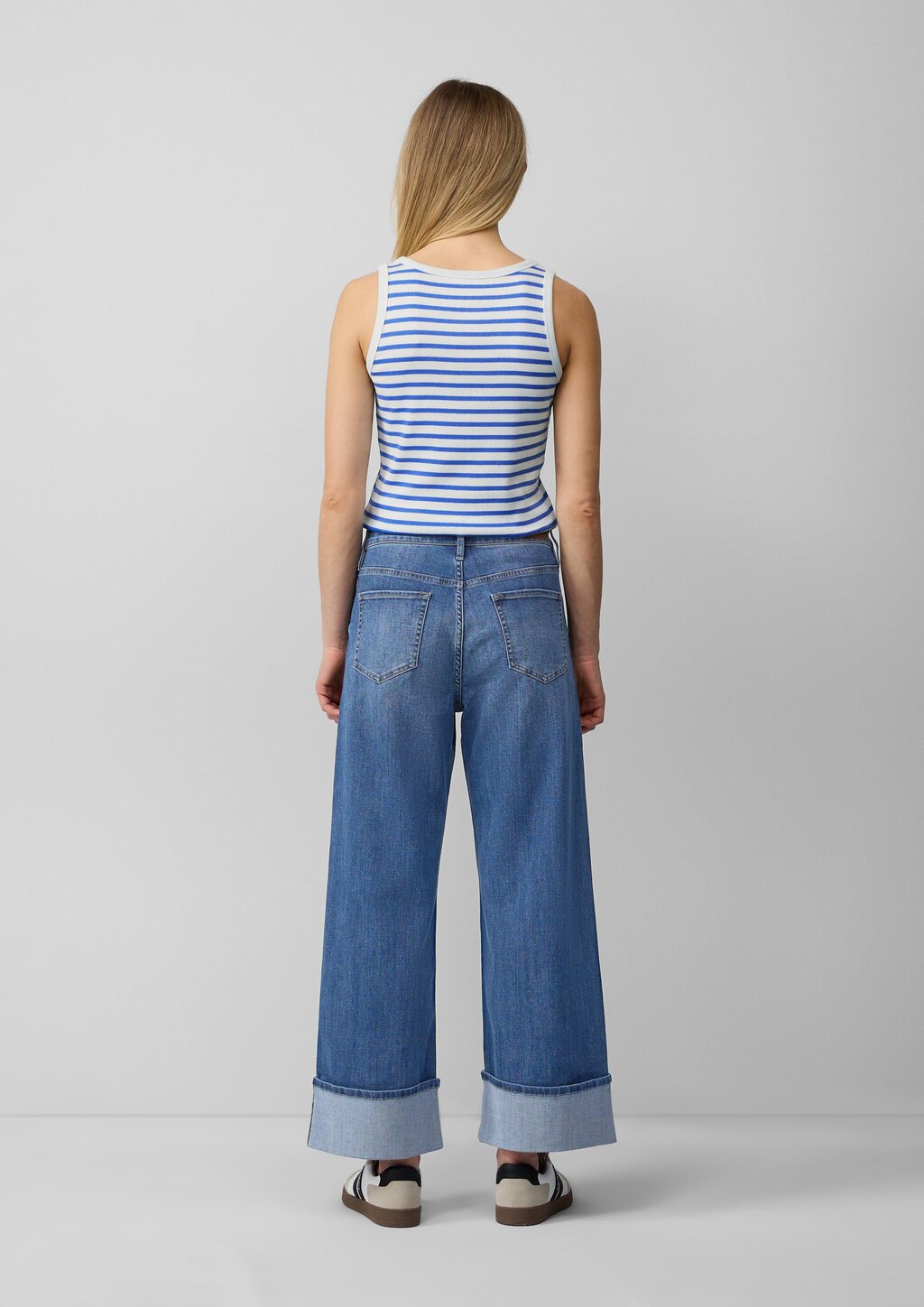 Elastisches Top mit Rippstruktur