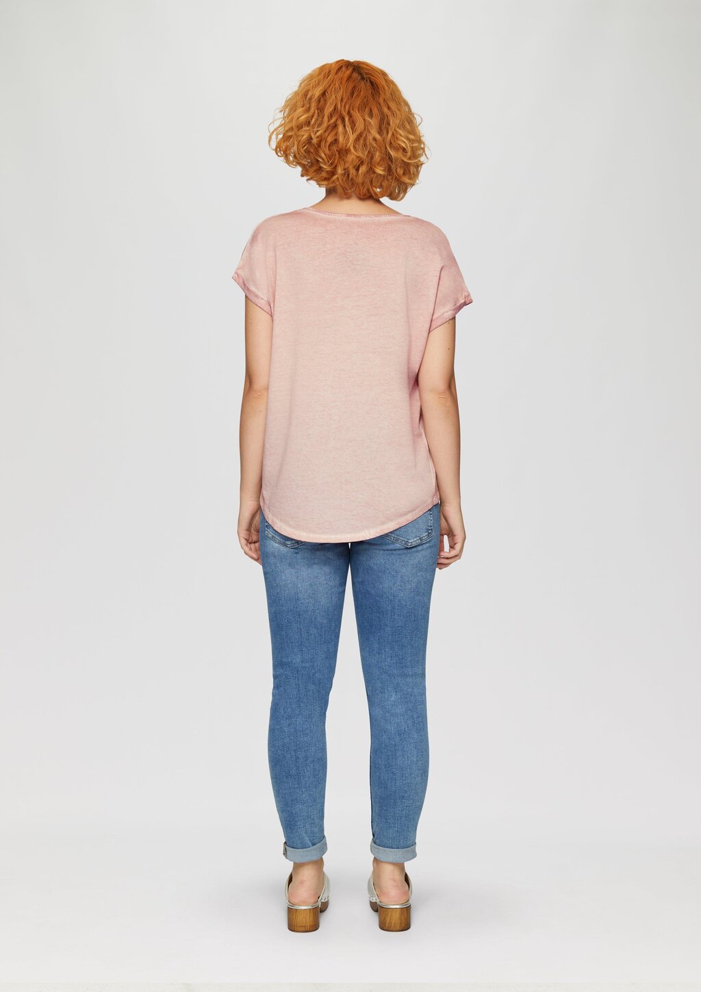 Gewaschenes T-Shirt mit Frontprint