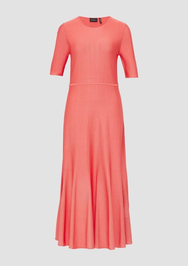 Ausgestelltes Feinstrick-Kleid mit Strickmuster