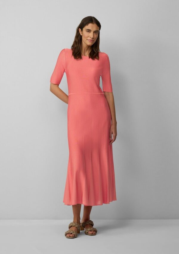 Ausgestelltes Feinstrick-Kleid mit Strickmuster