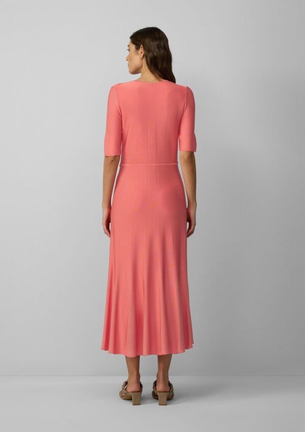 Ausgestelltes Feinstrick-Kleid mit Strickmuster