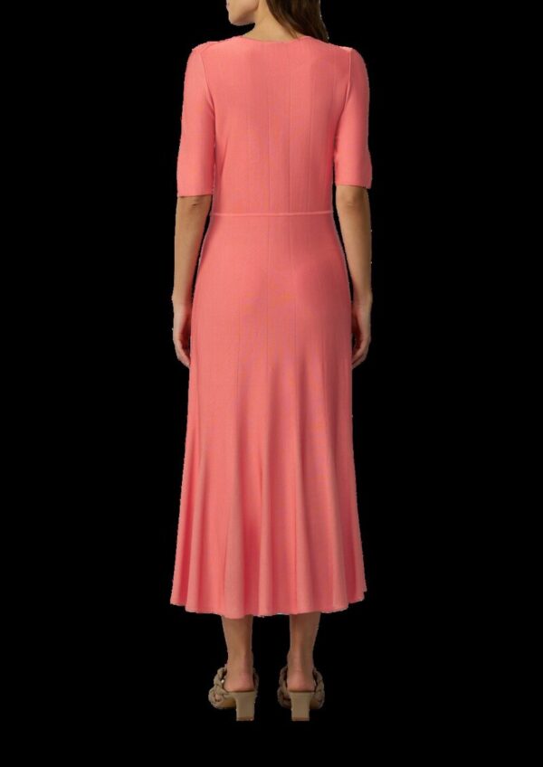 Ausgestelltes Feinstrick-Kleid mit Strickmuster