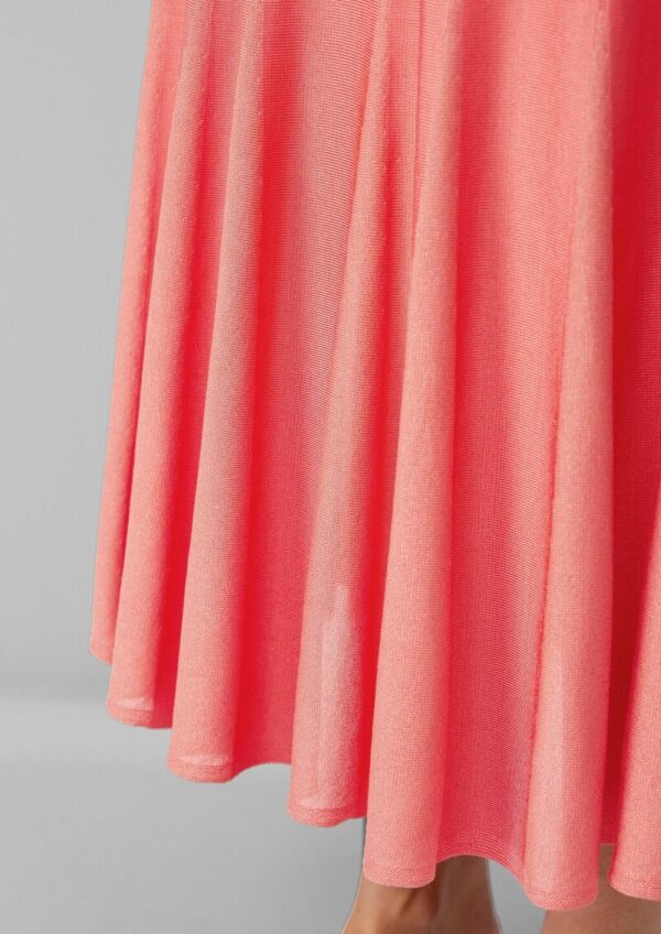 Ausgestelltes Feinstrick-Kleid mit Strickmuster