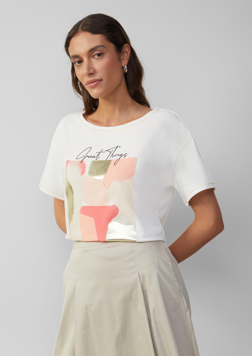 T-Shirt im Loose Fit mit Kontrastnähten und Frontprint