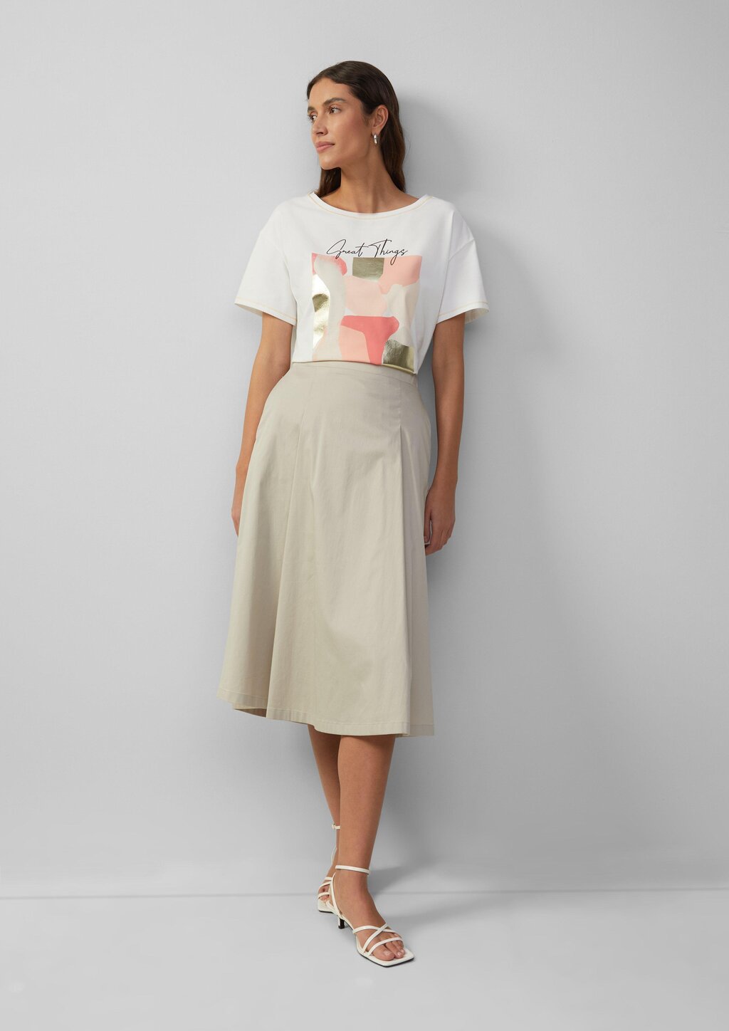 T-Shirt im Loose Fit mit Kontrastnähten und Frontprint