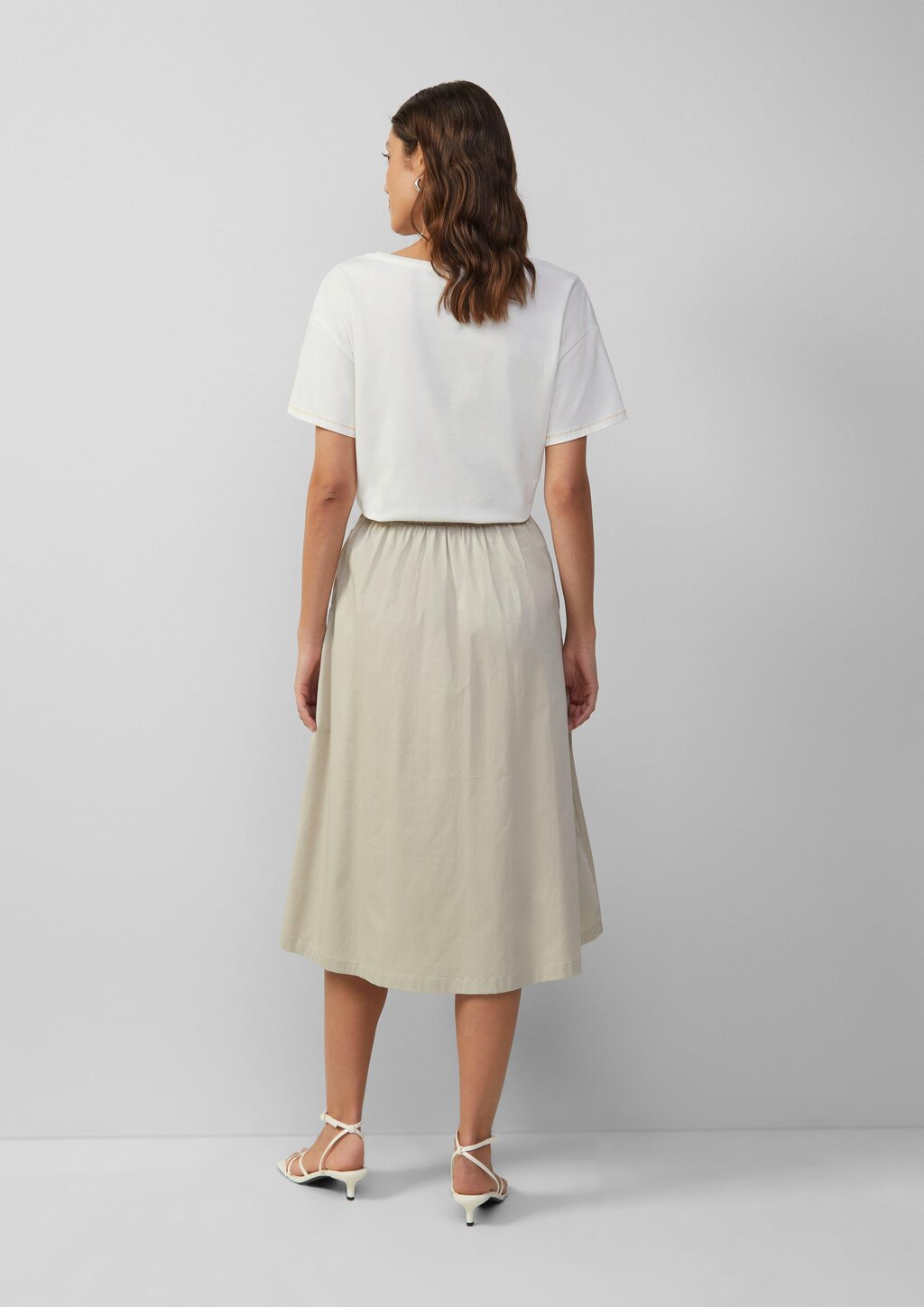 T-Shirt im Loose Fit mit Kontrastnähten und Frontprint