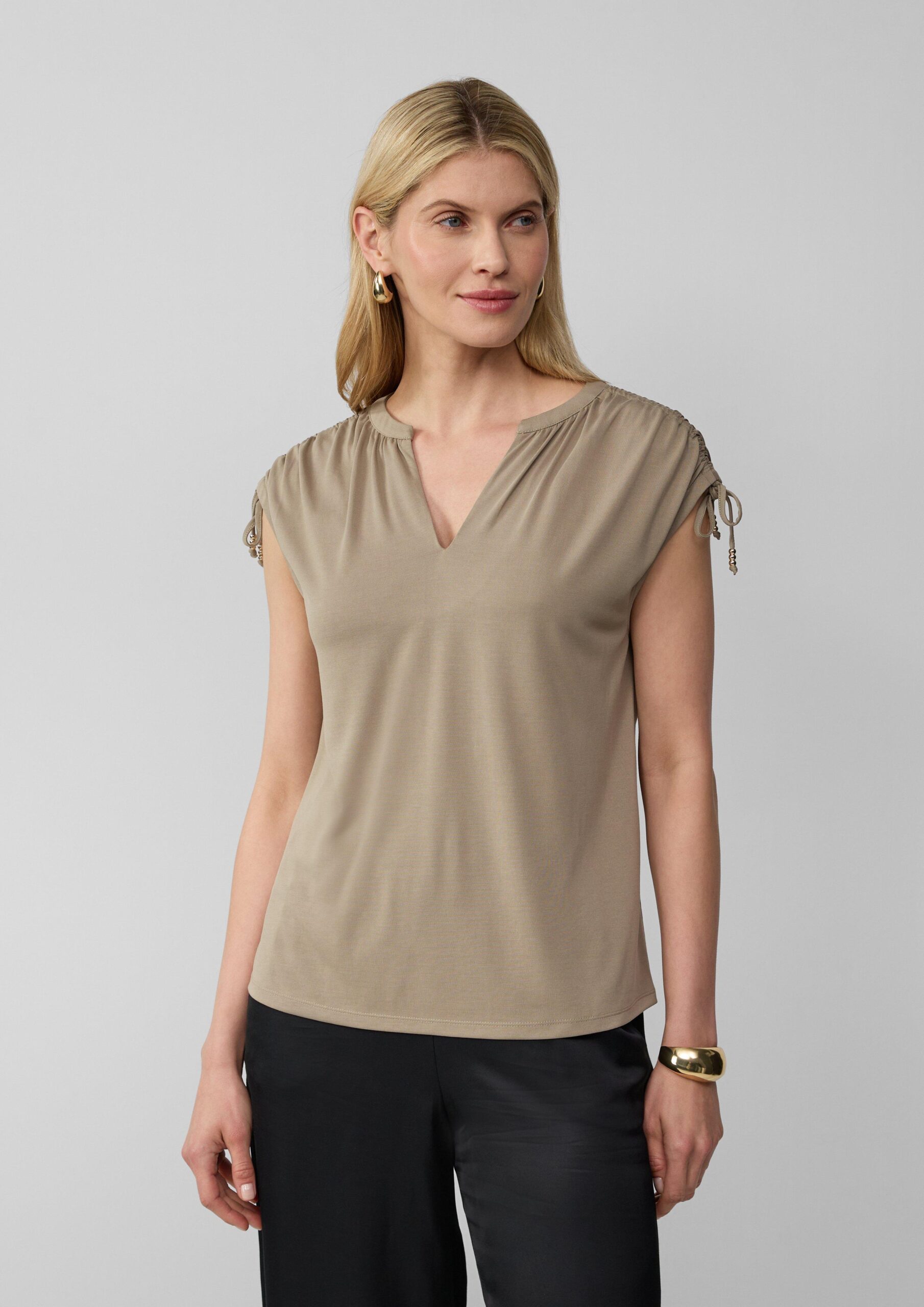 T-Shirt im Relaxed Fit mit Schulterraffung