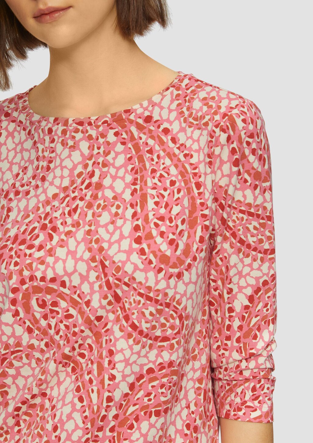 Shirt aus Viskosestretch in O-Shape