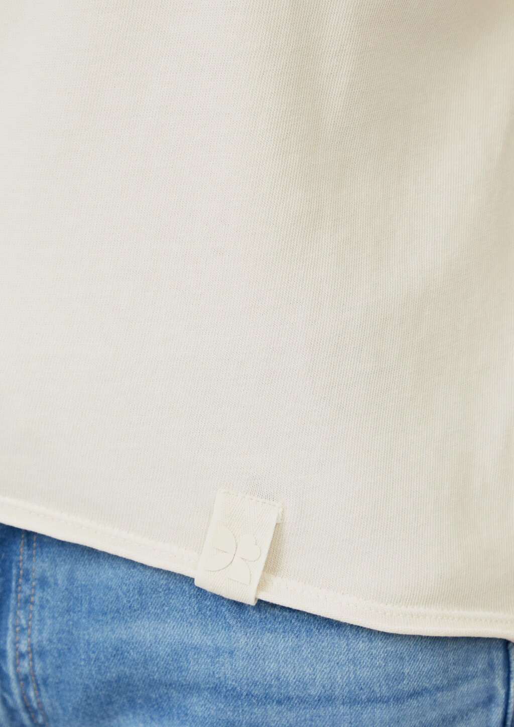 Gewaschenes T-Shirt mit Ziernähten im Relaxed Fit