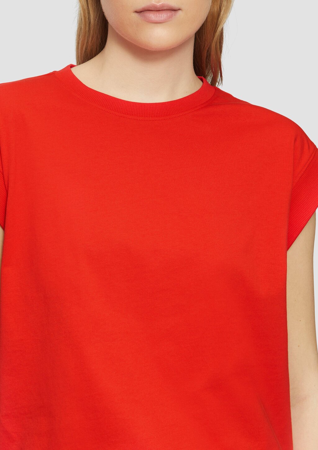 T-Shirt im Relaxed Fit mit überschnittenen Schultern