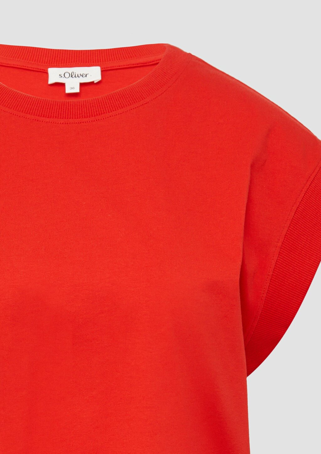 T-Shirt im Relaxed Fit mit überschnittenen Schultern