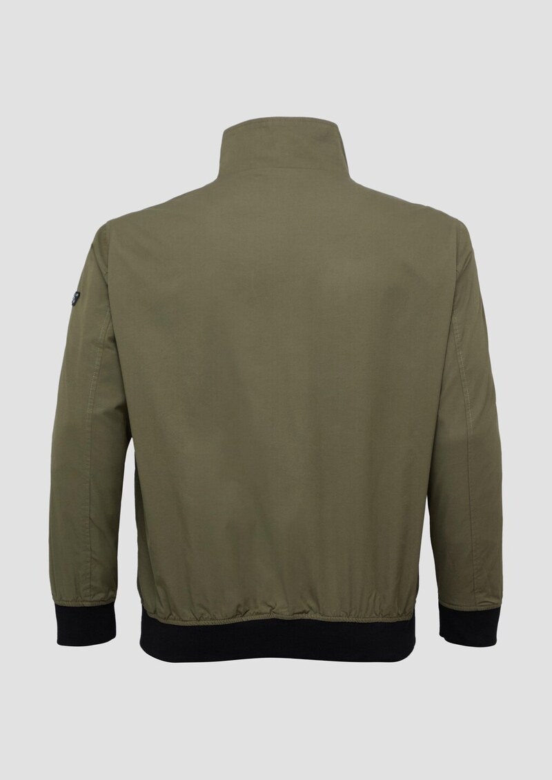 Outdoor-Jacke mit Stehkragen und Kontrast-Details