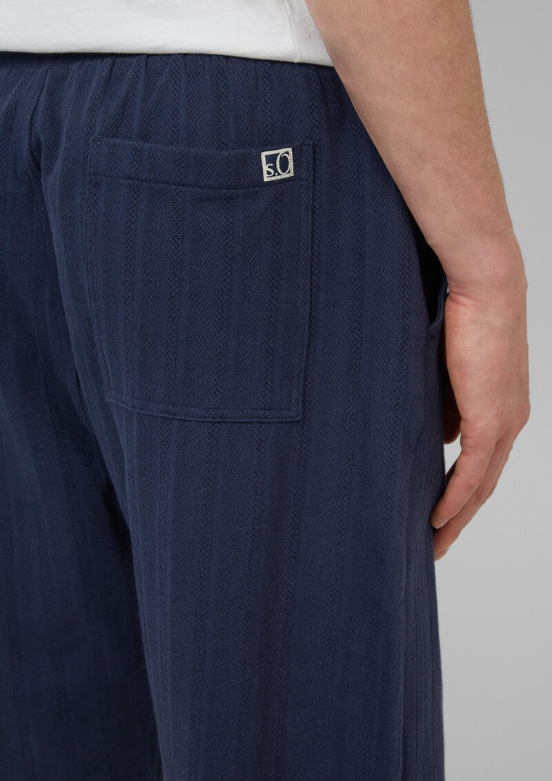 Detroit: Strukturierte Bermuda im Relaxed Fit