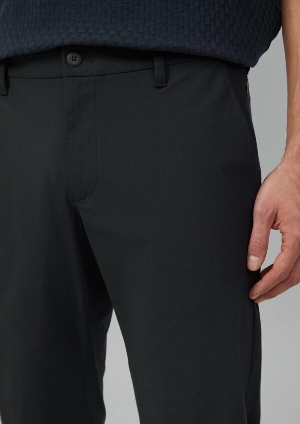 Smarte Chino aus elastischer Ware