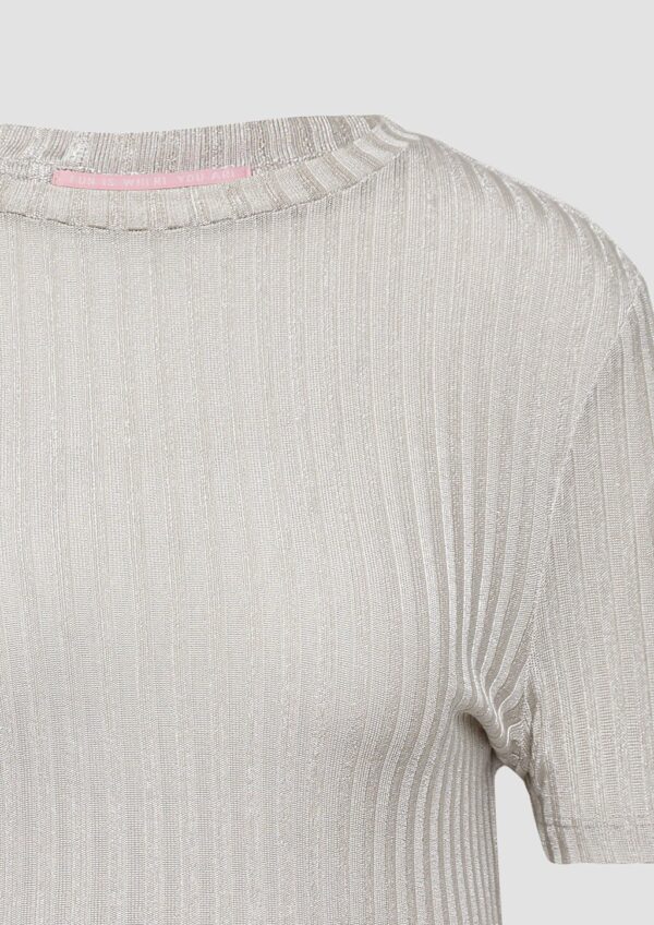 Leicht transparentes Rippshirt im Metallic-Look