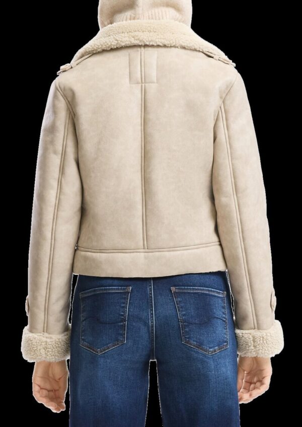 Kurze Jacke in Lammfelloptik