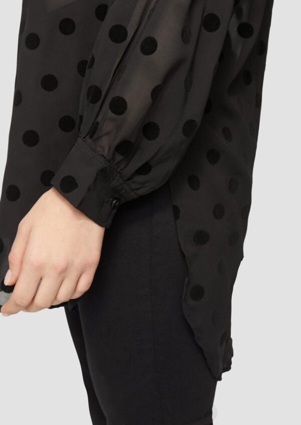 Transparente Longbluse mit seitlichen Schlitzen