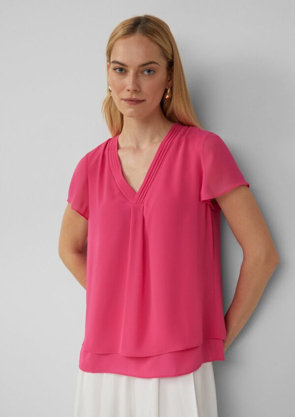 Kurzärmelige Chiffonbluse mit Layering
