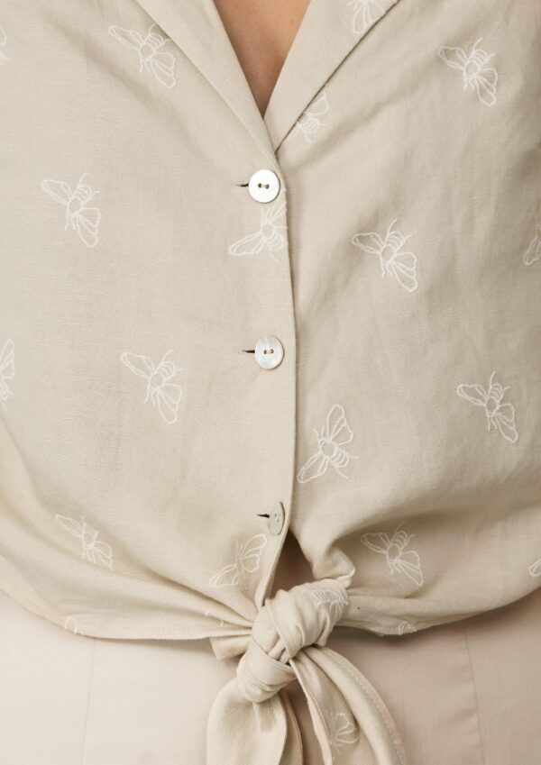 Bluse aus Leinenmix mit Bienen-Stickerei