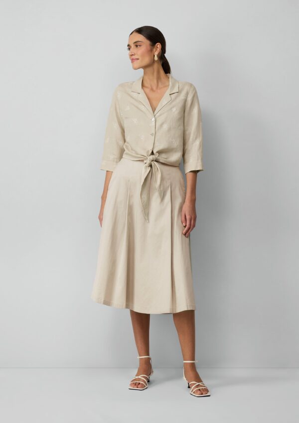 Bluse aus Leinenmix mit Bienen-Stickerei