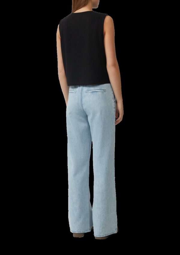 Gerippte Strickweste mit Schleifenverschlüssen