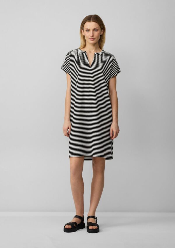Gestreiftes Kurzkleid aus Jacquard im Relaxed Fit