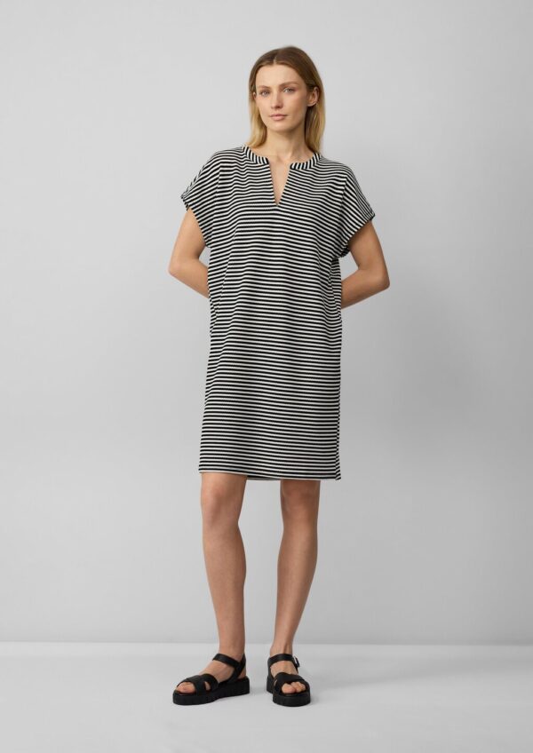 Gestreiftes Kurzkleid aus Jacquard im Relaxed Fit